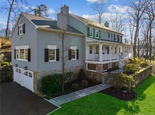 4 Green Beach Dr, Norwalk, CT 06853