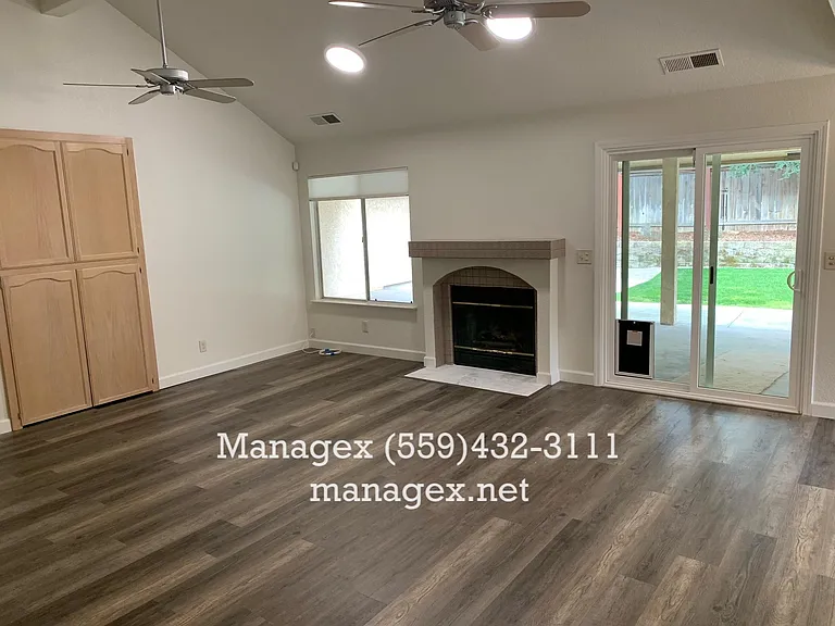 515 E Braddock Dr — Photo 3