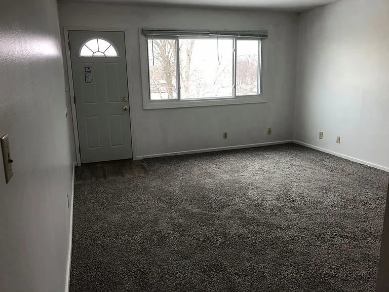 2021 NW Hickory Ln #1 — Photo 10