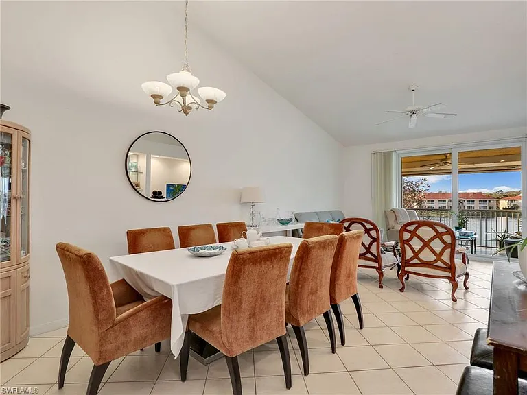 6900 Huntington Lakes Cir #202 — Photo 4
