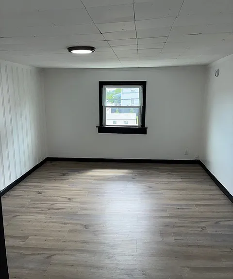 22 W King St #4 — Photo 6