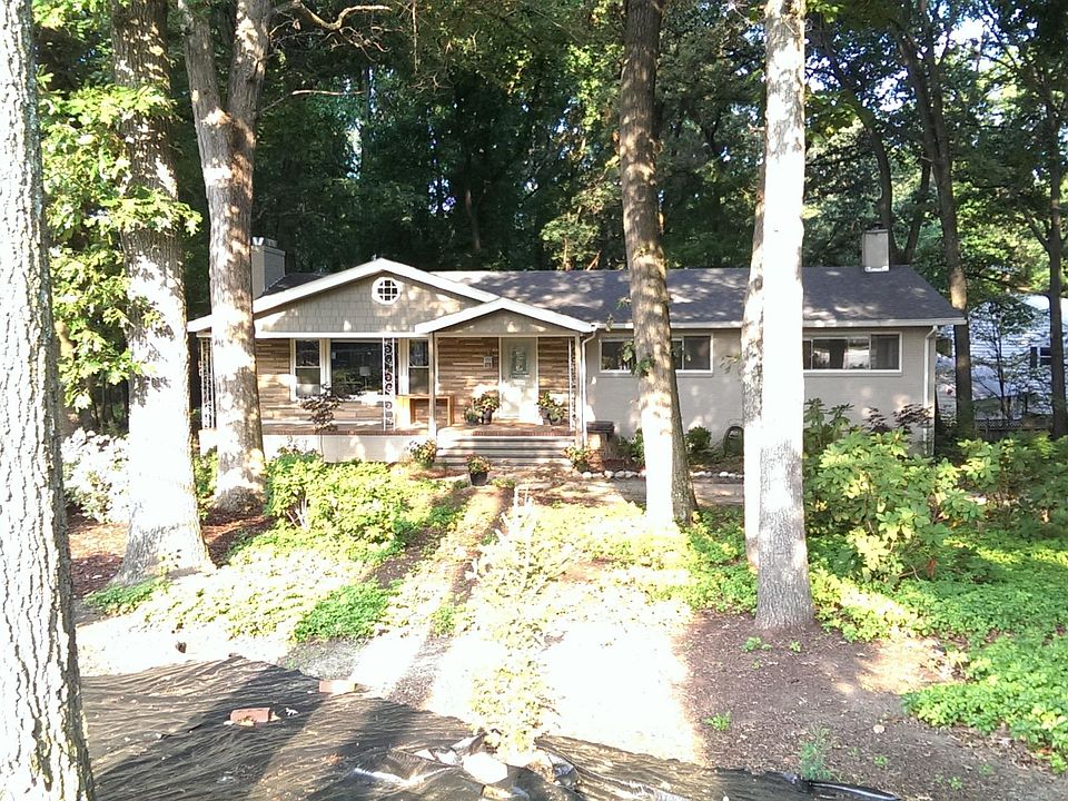 1st image of 8601 McHenry St