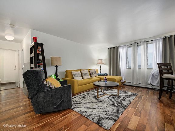 3rd image of 6300 N Sheridan Rd APT 608