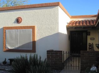 910 W Camino Guarina, Green Valley, AZ 85614