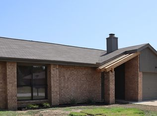 417 Lemon Dr, Arlington, TX 76018
