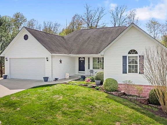 4th image of 822 Arrowhead Dr