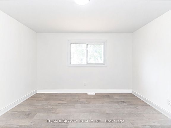 3rd image of 457 Woodward Ave N