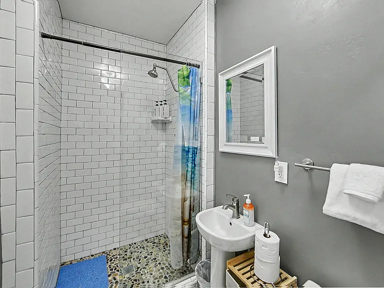 2402 Desert Willow Dr — Photo 44