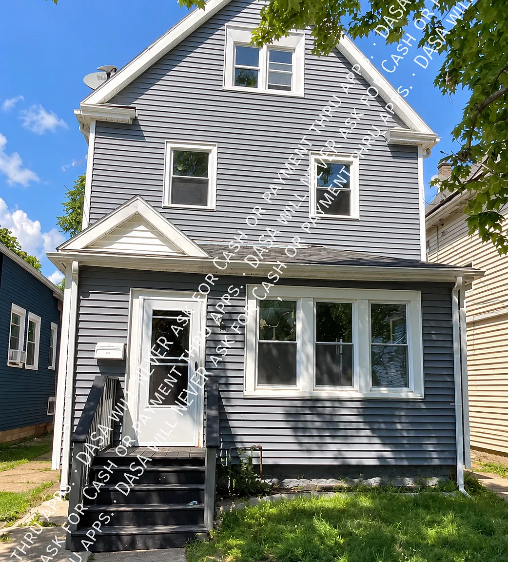 322 Riverside - 4 Bed / 1.5 Bath — Photo 1