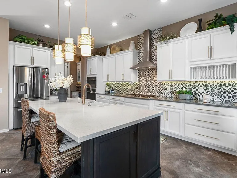20551 E Mayberry Rd — Photo 6
