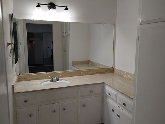 2nd image of 100 Loma Ave Unit 302