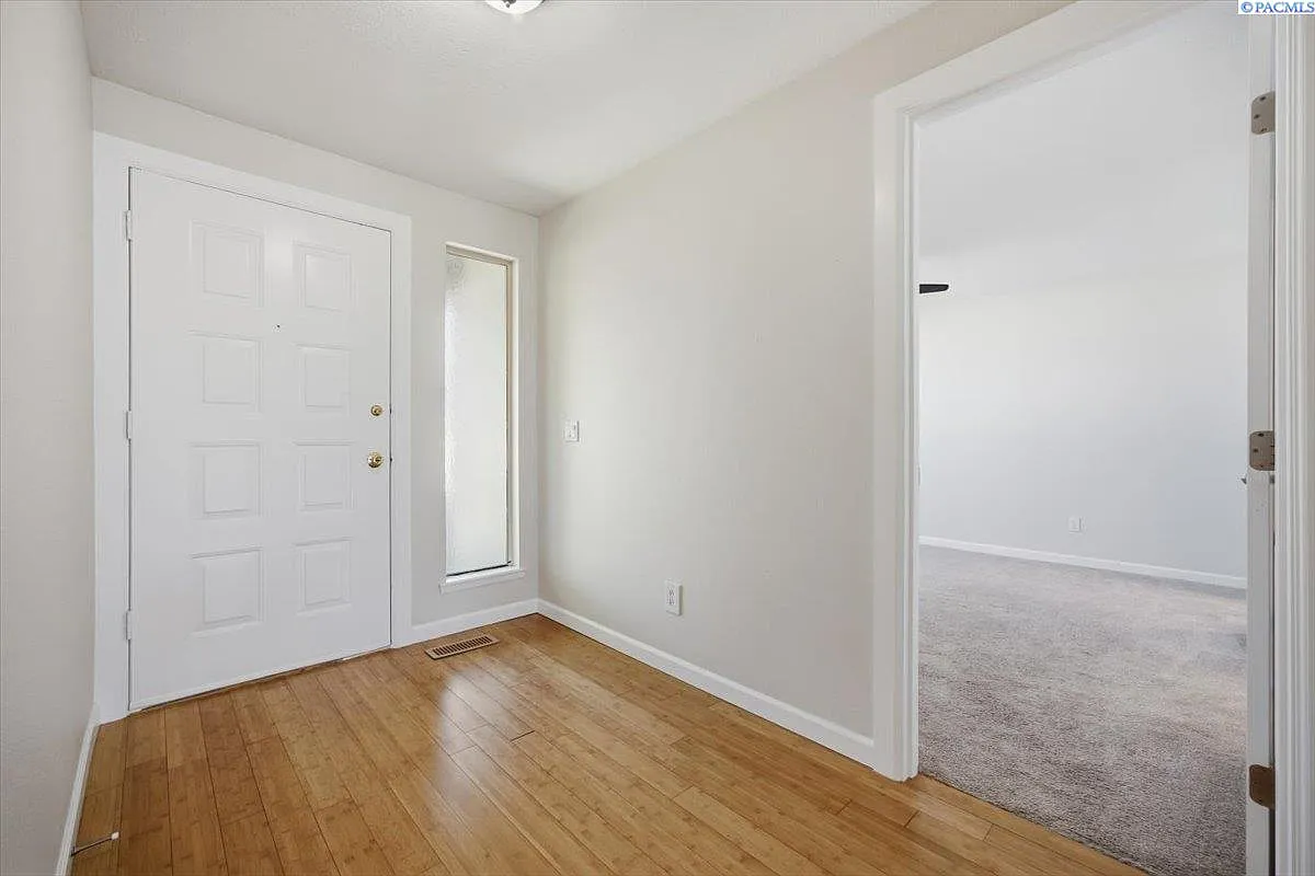 2 bed, 2.0 bath, 1192 sqft, $1,795 — Photo 4
