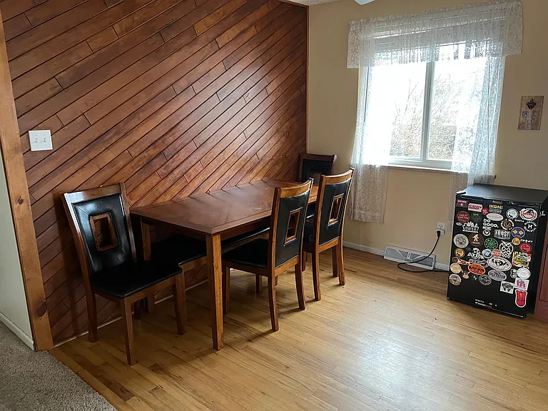 1552 S Everett St — Photo 15