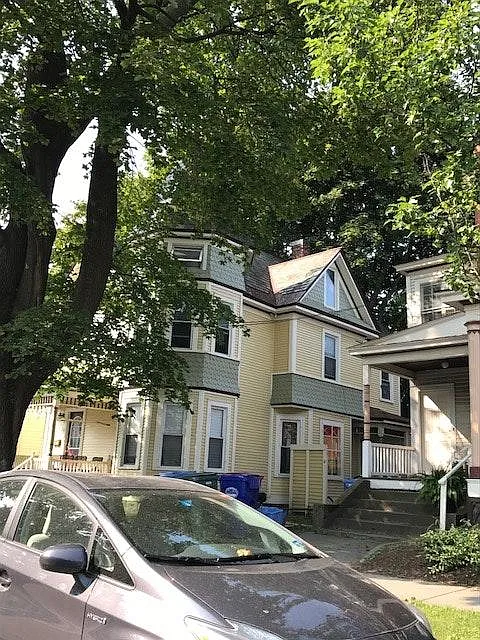 6 bed, $6,840 — Photo 2