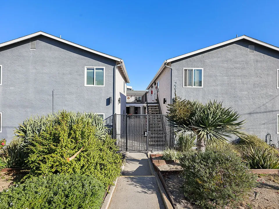 2231 Burroughs St