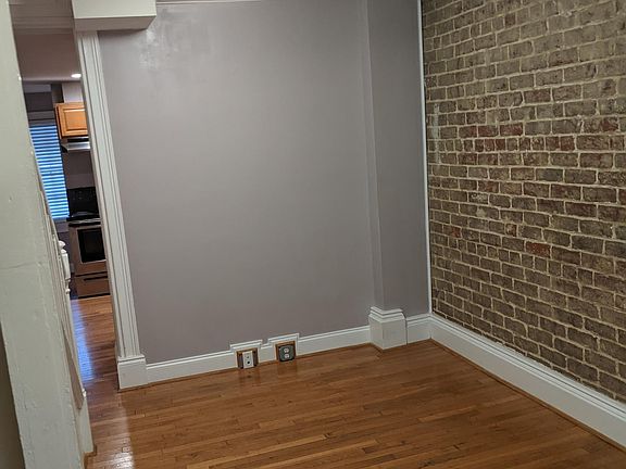 2nd image of 722 W Clay St