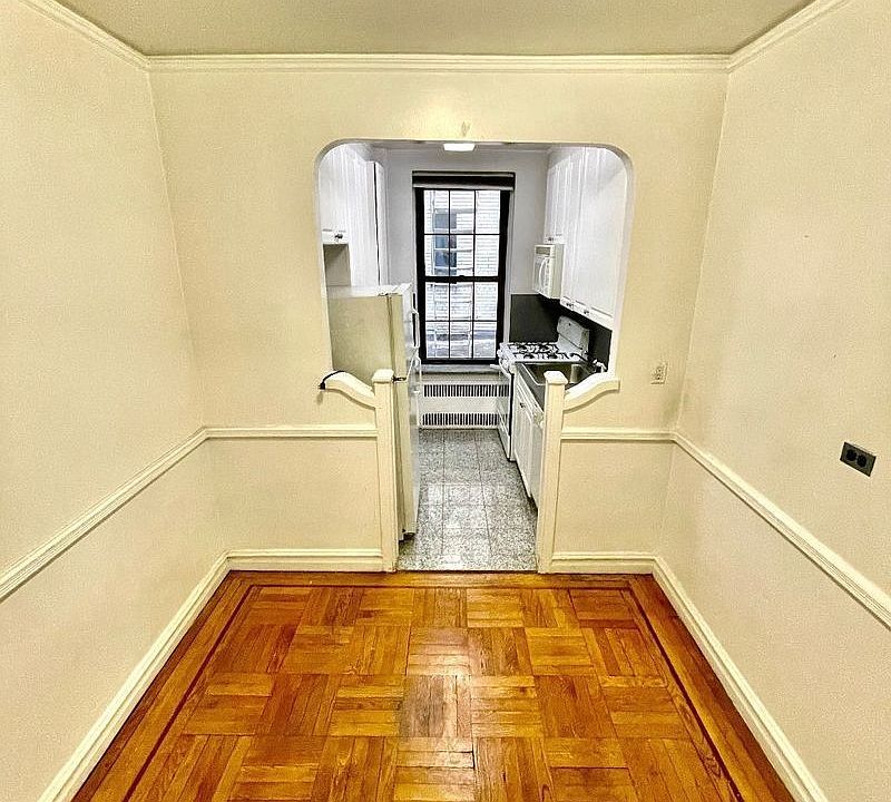 1st image of 330 E 71st St #2B