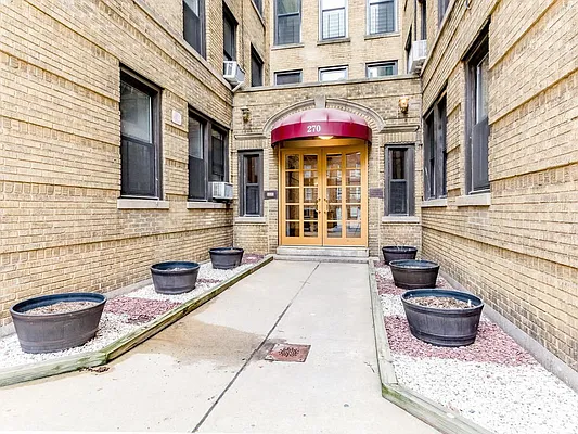 Sold by Re/Max In The City | media 10