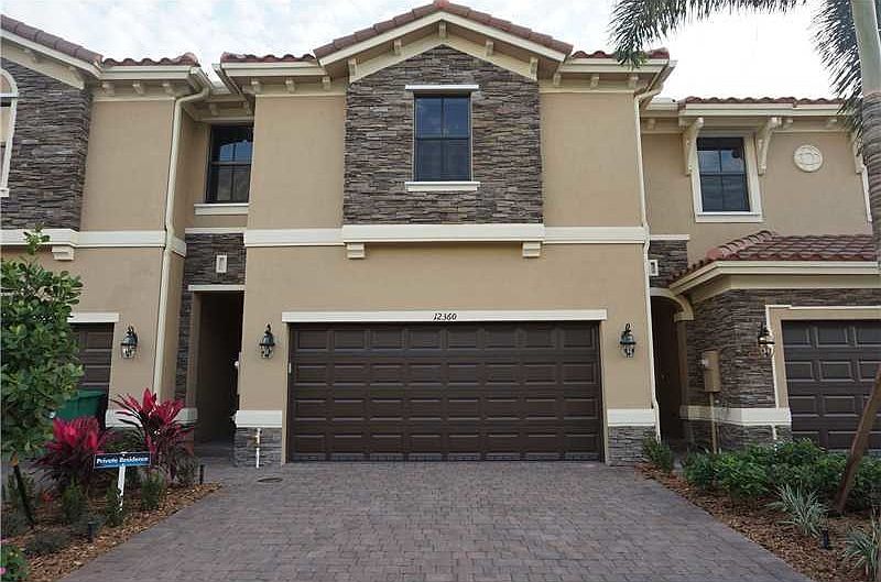 1st image of 12360 N Village Cir