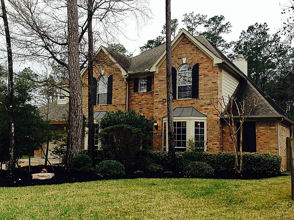 Welcome Home - To Lots of Curb Appeal!