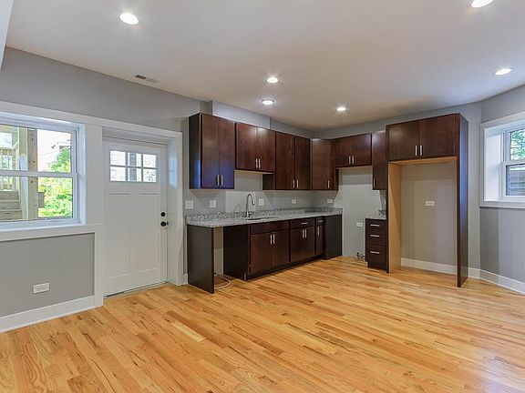 2nd image of 6230 S Woodlawn Ave #2R