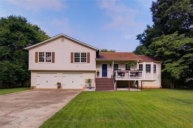 1st image of 105 Farmington Dr