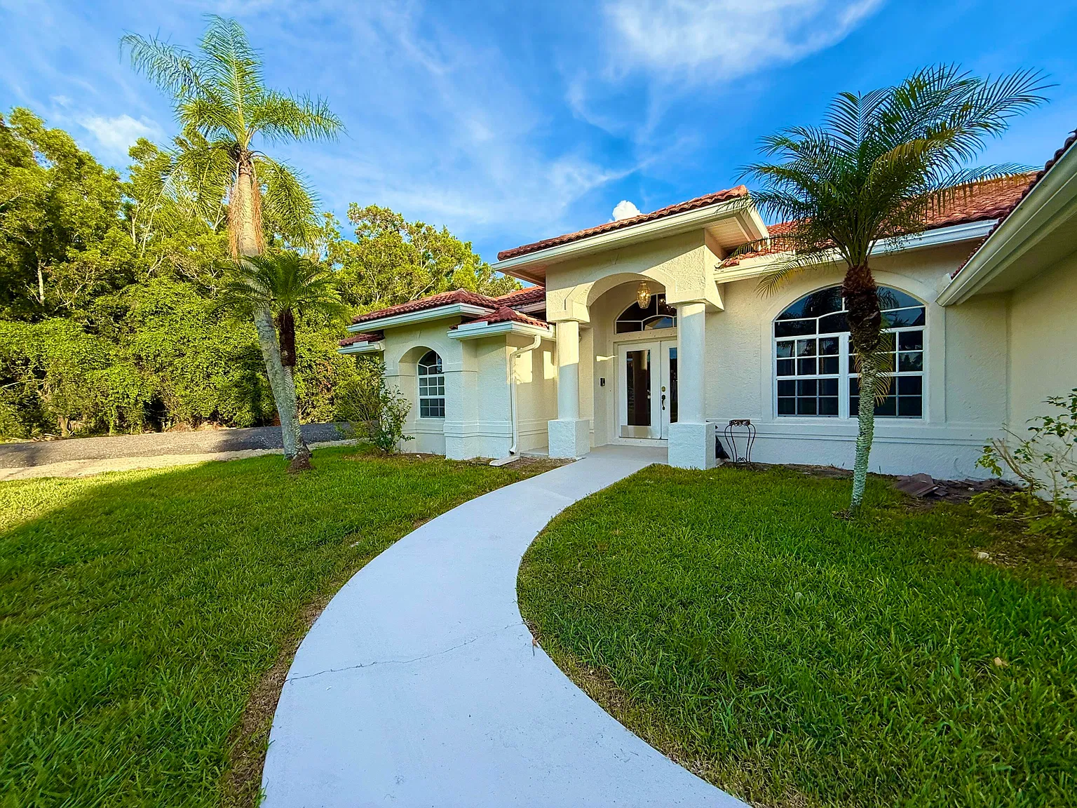 6 bed, 3.0 bath, 2346 sqft, $6,000 — Photo 1