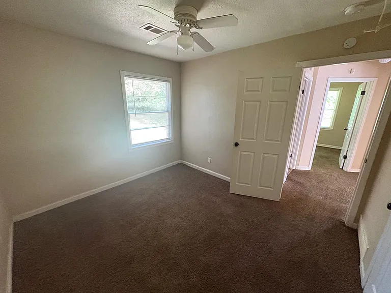 4901 Hodge Rd — Photo 4