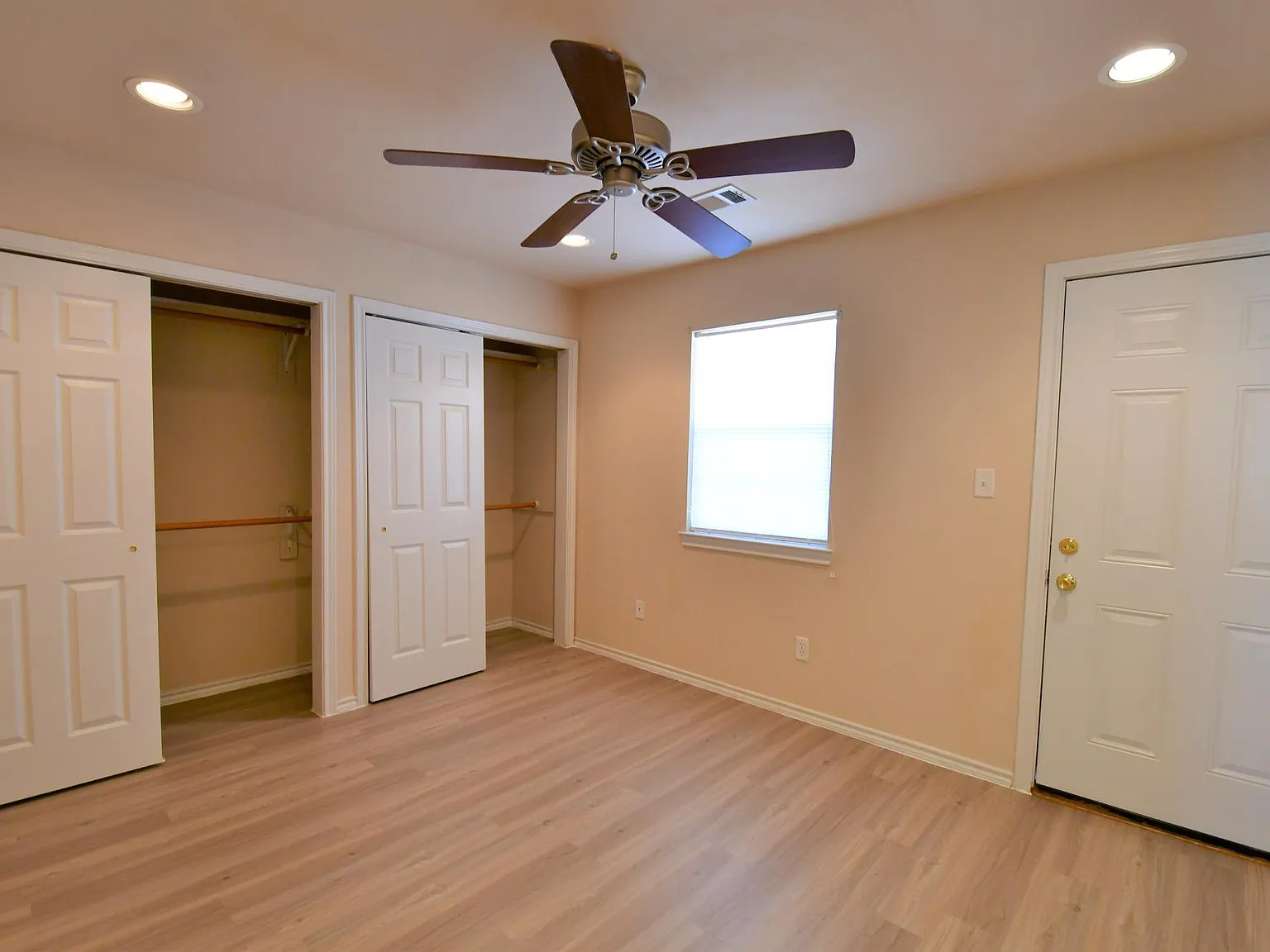 2 bed, 897 sqft, $1,100 — Photo 3