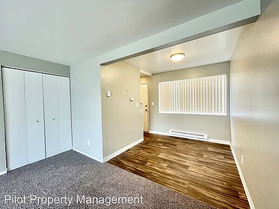 4th image of 2727 NE 125th St #17406644