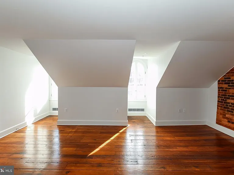 3009 M St NW #2 — Photo 17