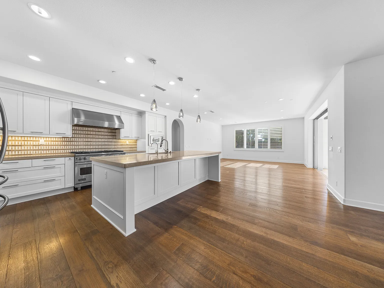 65 Sunset Cv — Photo 4