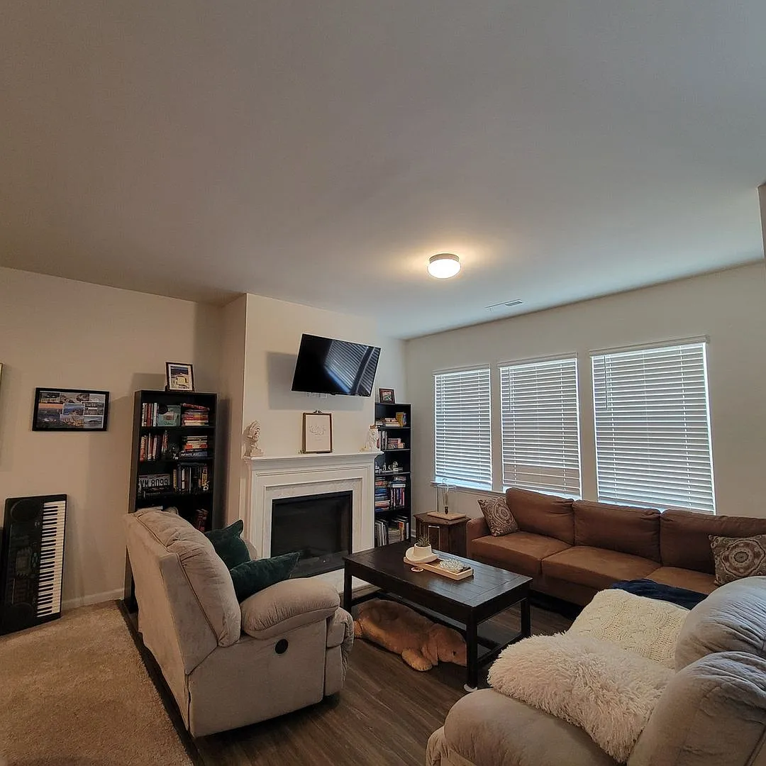 Charming 3BR Townhome in Charlotte — Photo 4