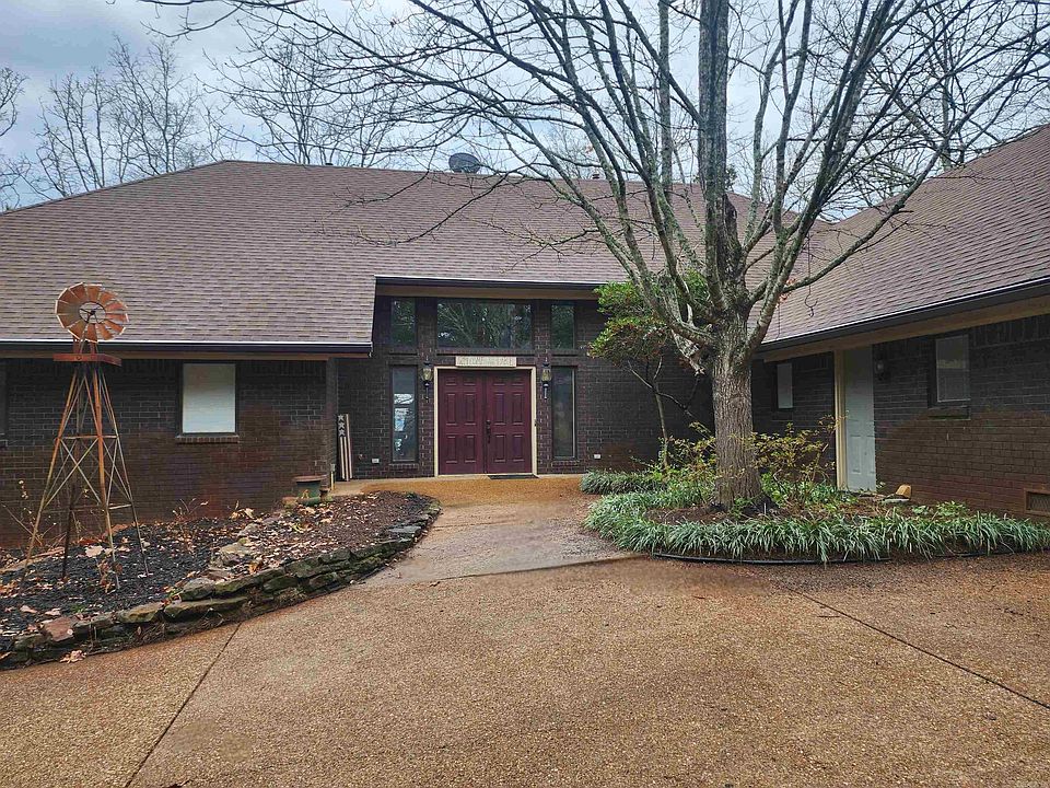 1st image of 499 Woodland Ave