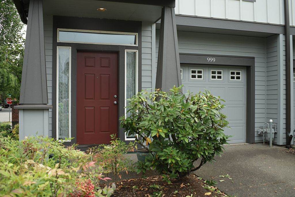 999 SE Sacha Pl - Property Image