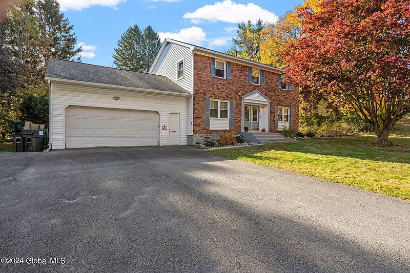 2nd image of 2280 Pine Haven Drive