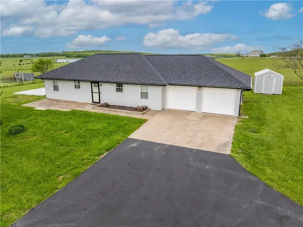 252 SE 23rd Hwy, Knob Noster, MO 65336