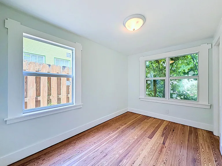 224 N Ocean Breeze — Photo 12