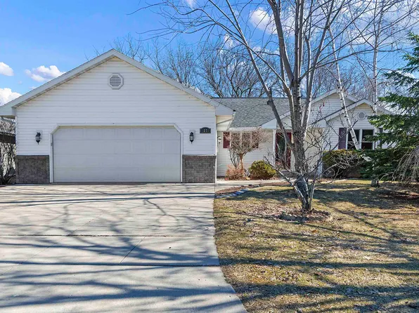 1270 Hannah St, Green Bay, WI 54303