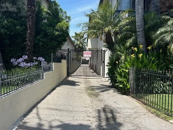 PINE CREST, 6929 Sepulveda Blvd APT 33, Van Nuys, CA 91405