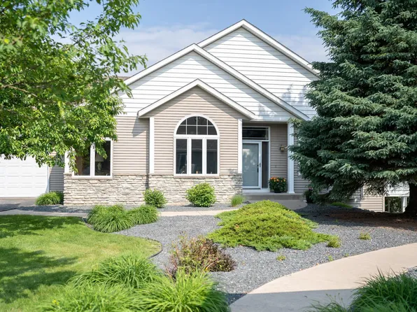 14578 Hunters Ln, Savage, MN 55378