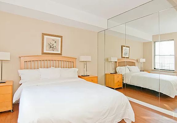 4th image of 150 W 51st St APT 812