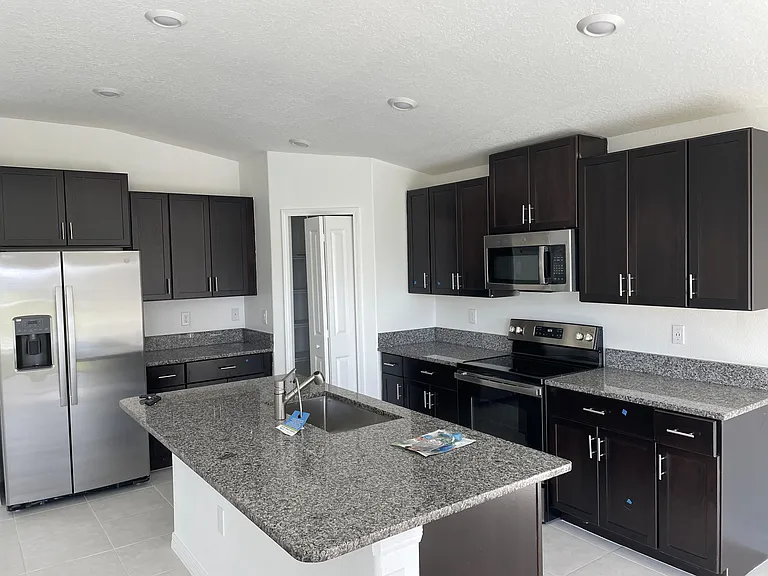 1309 Tahitian Sunrise Dr — Photo 2