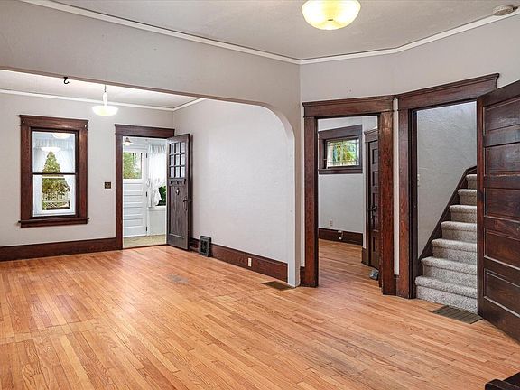 3rd image of 411 1st AVENUE E E
