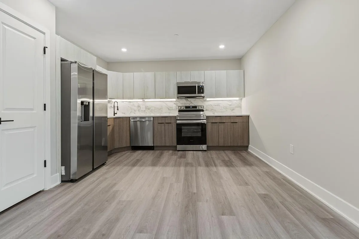 Unit Photo - 520 N 37th St #32