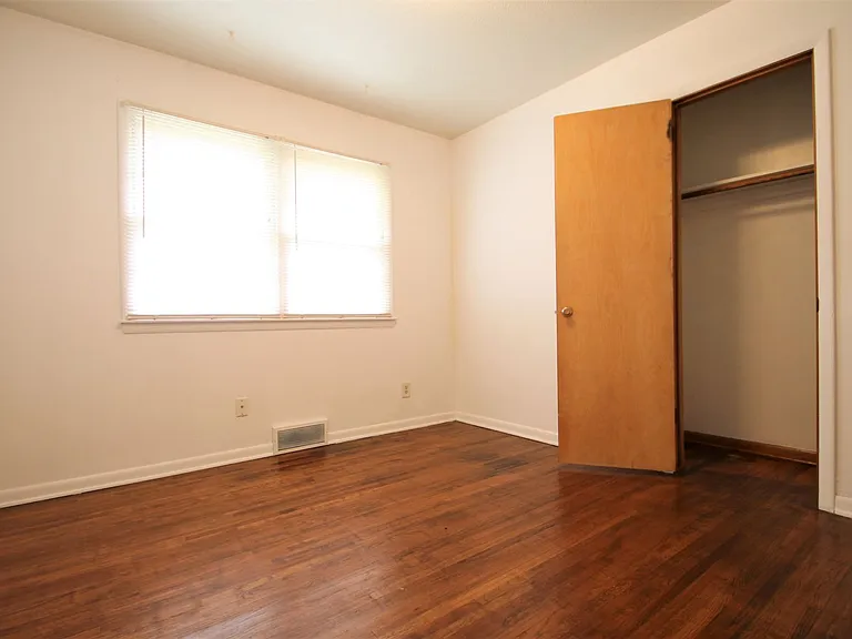 6913 Bedford Ave — Photo 6