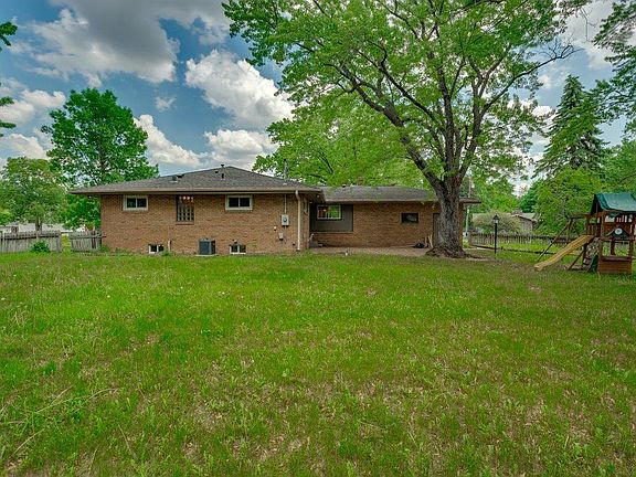 5th image of 7833 Tessman Dr N