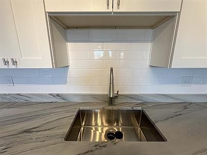 5th image of 639 SE 13th Ave APT 113