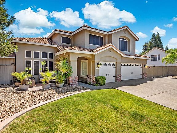 4th image of 319 Birchwood Court