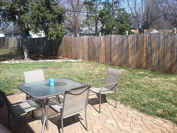 Stone Patio and beautiful yard! Perfect size!